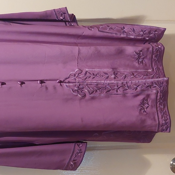 Women's Yi Lin Tunic Silk Lagon shirt. Large. - Picture 3 of 11